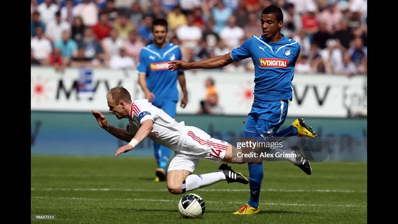 Trận đấu bóng đá giữa Hoffenheim và Hamburger Trận đấu bóng đá giữa Hoffenheim và Hamburger